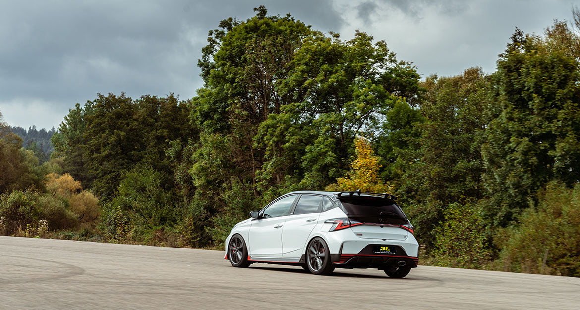 Unter den Hyundai N Modellen reihen sich die kompakten Sportwagen des koreanischen Automobilherstellers ein